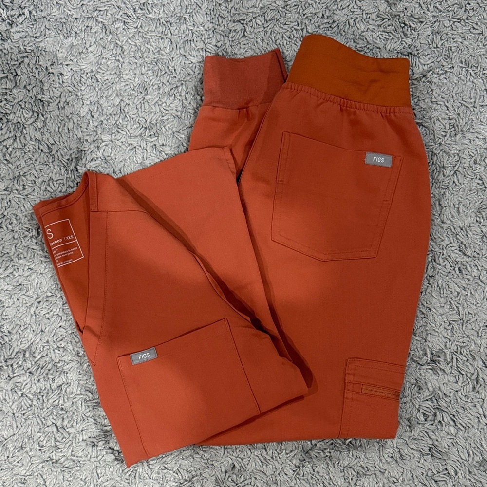 Figs Burnt Orange Scrub Set